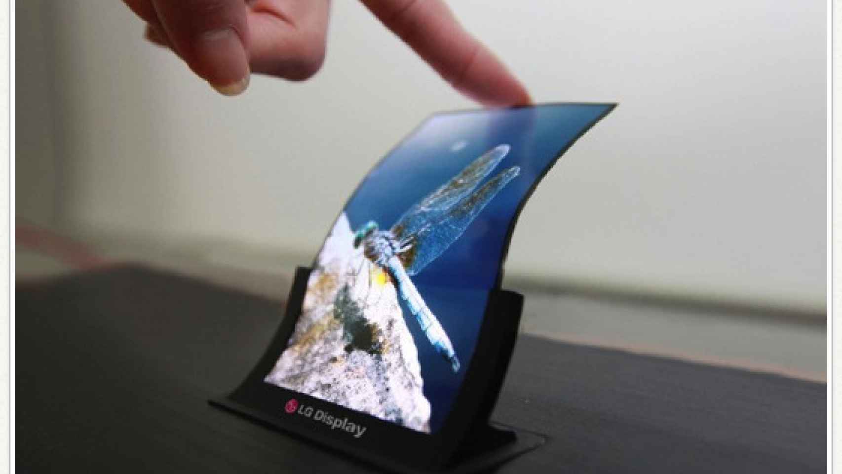 LG ya tiene su pantalla flexible OLED de 5 pulgadas y nuevos TFT de óxido