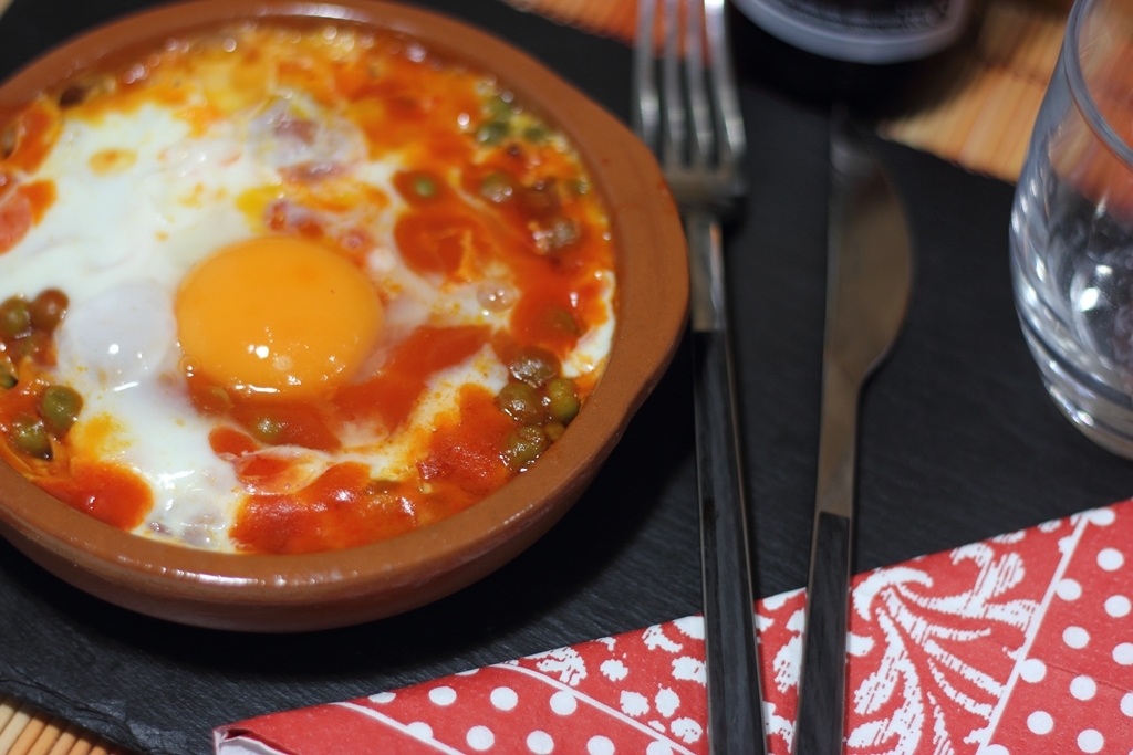 Cómo hacer un huevo cocido en el microondas en vaso. Receta fácil y rápida