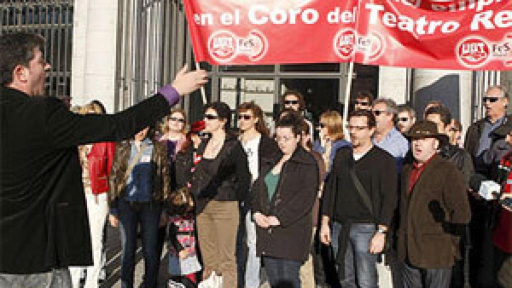 Image: El Teatro Real no renueva a su coro titular