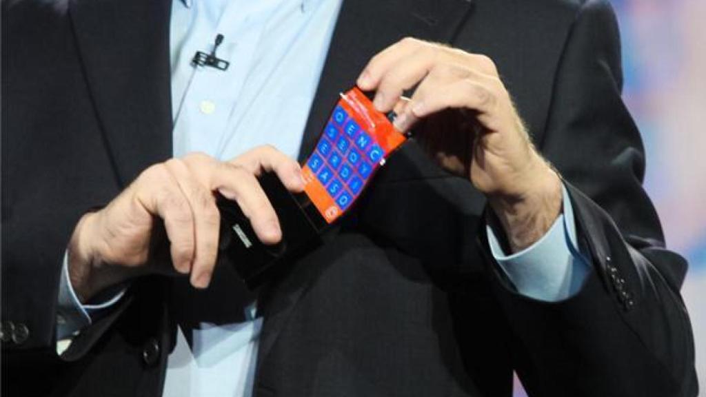 Samsung presenta el primer móvil con pantalla OLED flexible: Youm