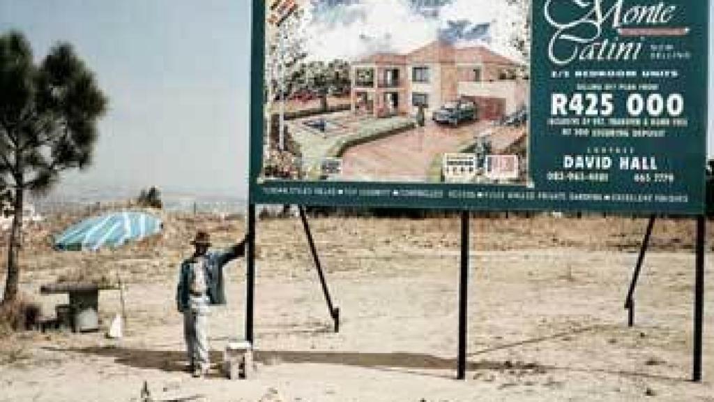 Image: Apartheid, en la puerta de casa