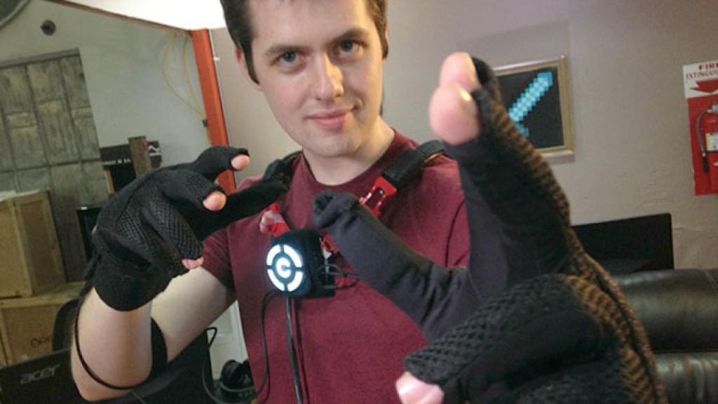 control-vr-glove-2014-06-04-01