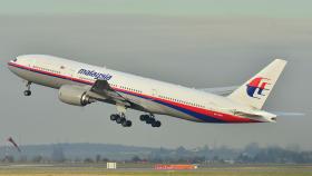 Boeing_777-200ER_Malaysia_AL_(MAS)_9M-MRO_-_MSN_28420_404_(9272090094)