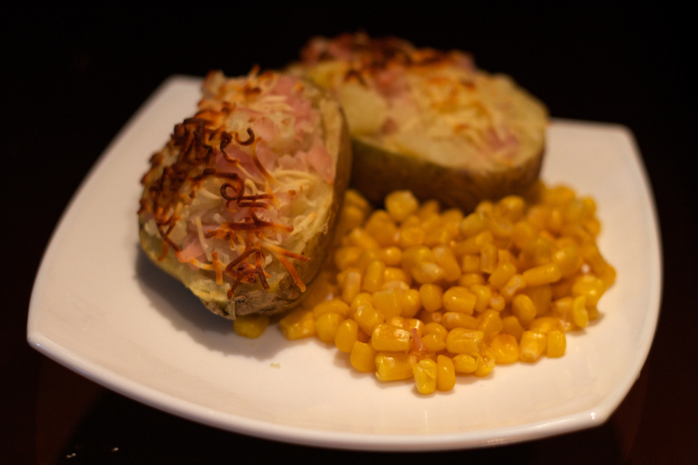 Patatas rellenas de pavo y queso