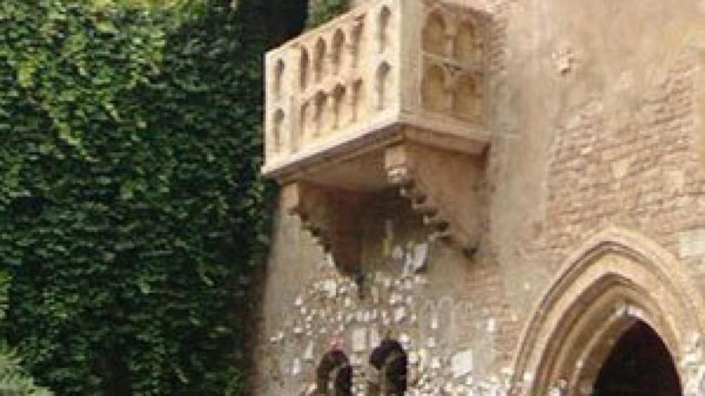 Image: Los mensajes seguirán cubriendo la pared bajo el balcón de Romeo y Julieta