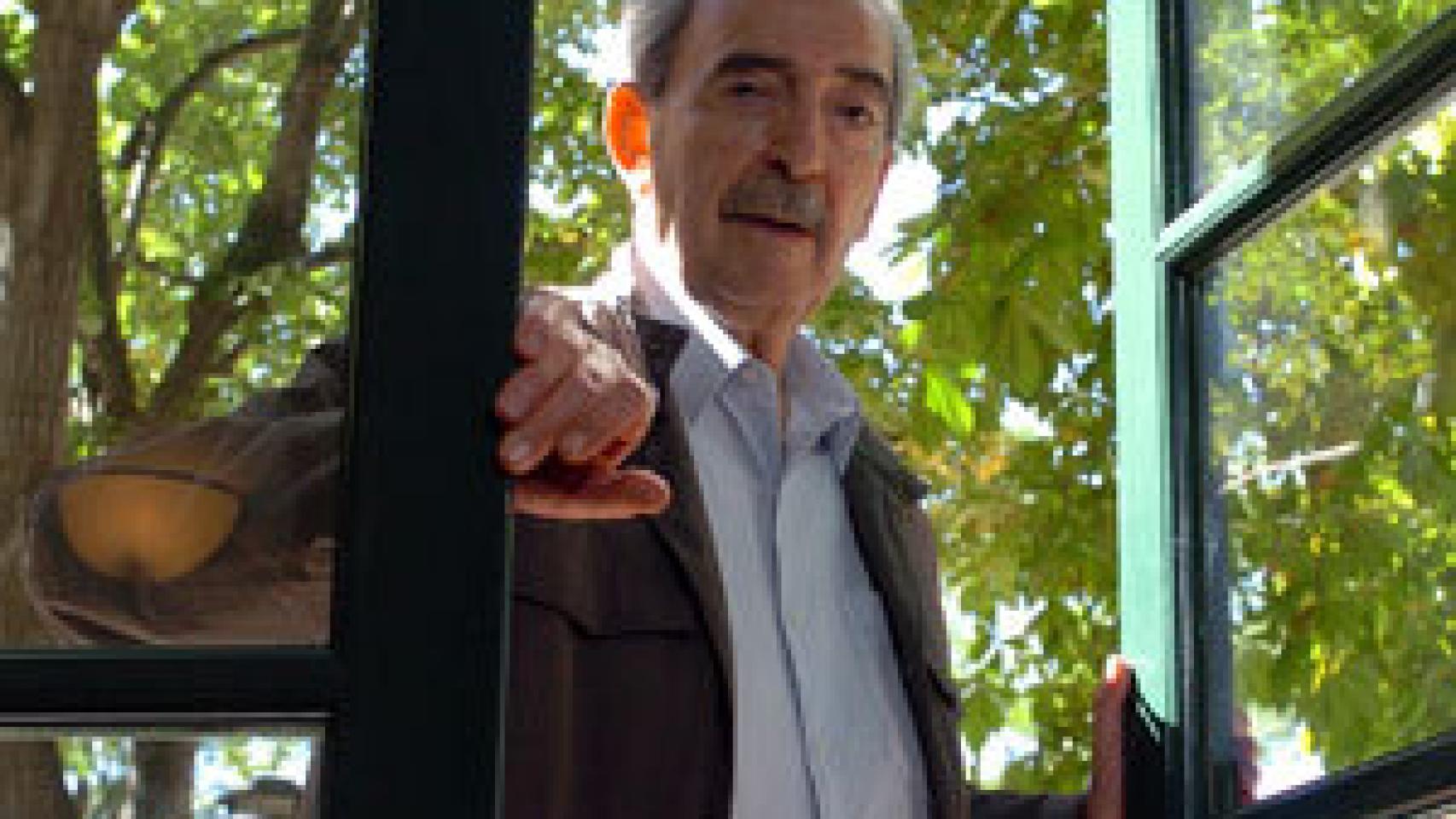 Image: Juan Gelman publica un nuevo libro de poemas sobre el amor, la injusticia y el mal