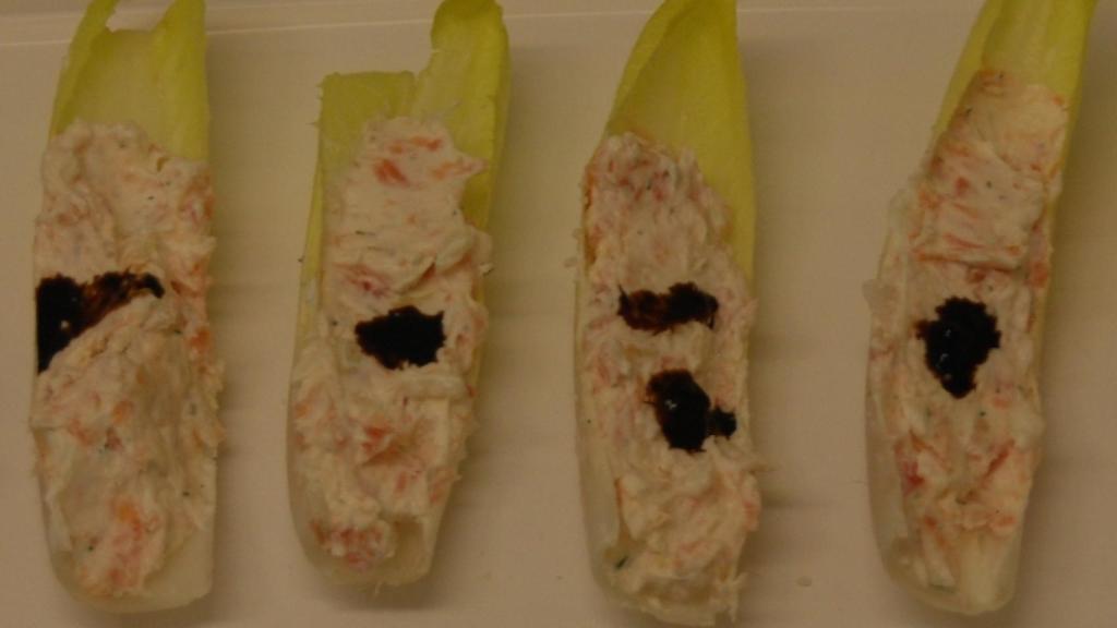 Endibias con crema de salmón y mascarpone