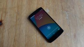 Nexus 5: Unboxing y desempaquetado, lo sacamos de la caja recién estrenado