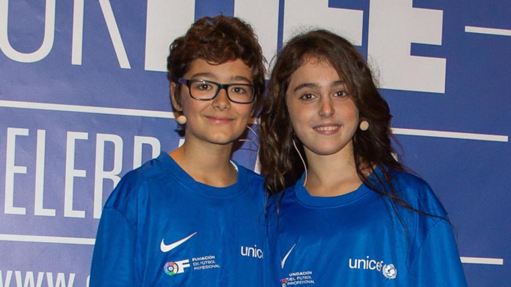 Mario y Ana Luna, concursantes de 'MasterChef Junior', en la presentación de Champions for Life