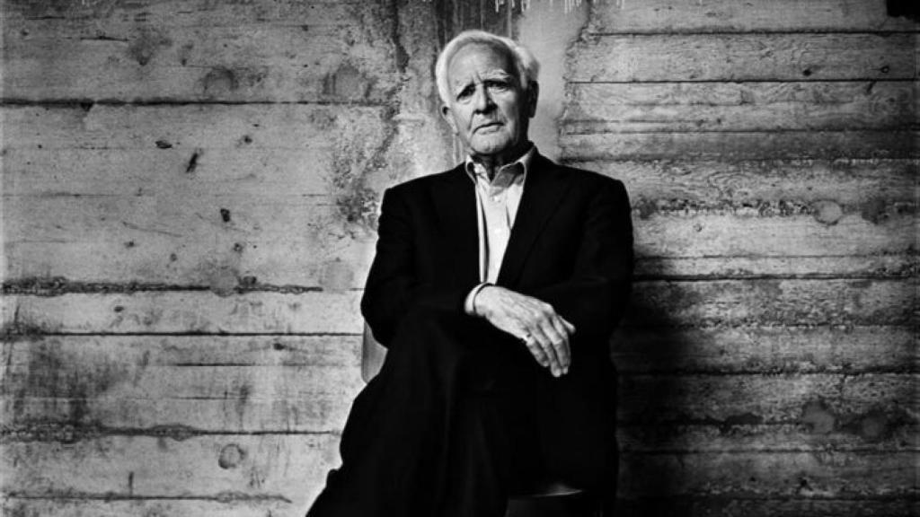 Imagen | Muere John le Carré, maestro de la novela de espías