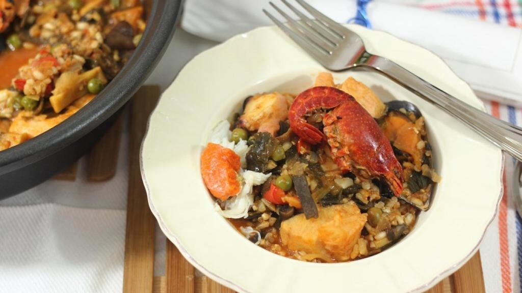 Arroz con algas y frutos del mar