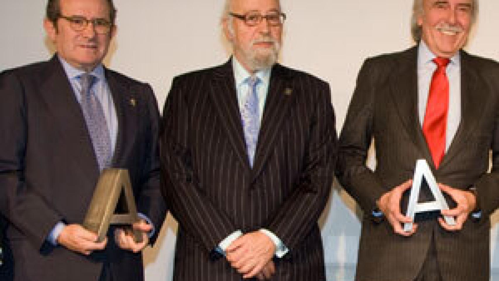 Image: La Colección Santander, Victorino Rosón y Han Nefkens reciben los Premios A