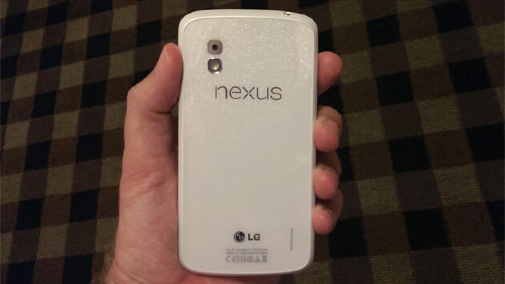 El Nexus 4 blanco saldrá con Android 4.3 el 10 de Junio, según las últimas filtraciones