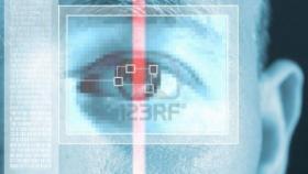 5777682-analisis-de-iris-para-la-seguridad-o-identificacion-ojo-con-la-interfaz-de-escaner-y-equipo