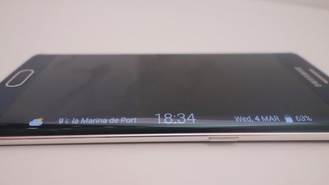 ¿Merece la pena pagar más por smartphones con pantalla curva?