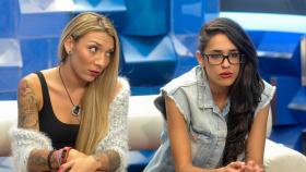 Paula junto a Lucía, su pareja en 'Gran Hermano 15'