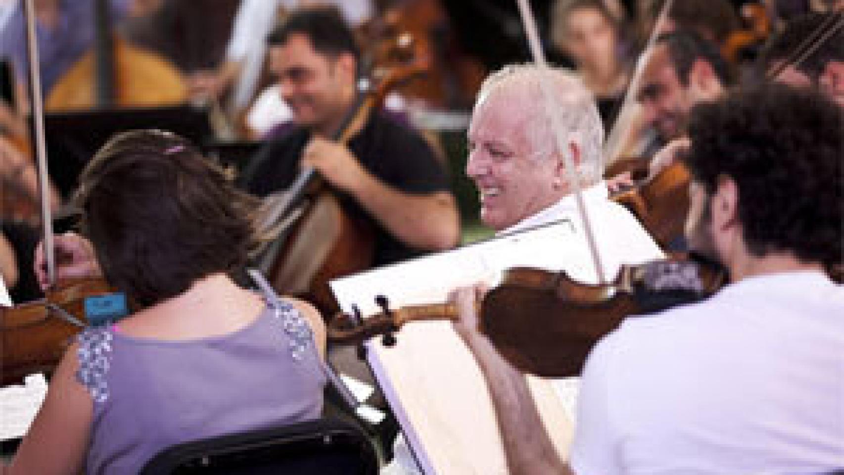 Image: Barenboim, molesto por la supresión de su concierto gratuito en Madrid