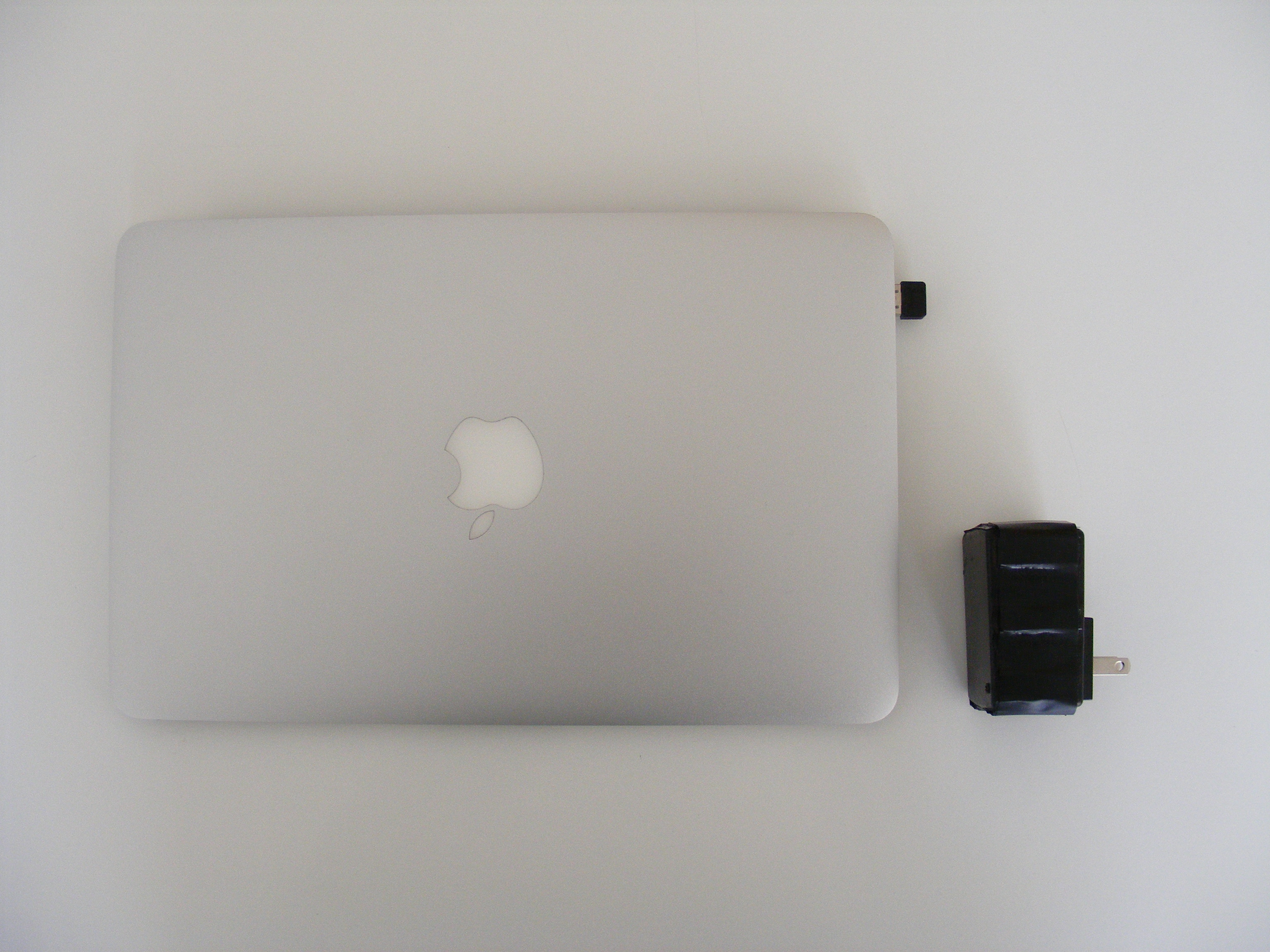 cargador_USB_linux_vs_macbook
