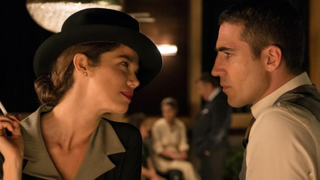 Juana Acosta y Miguel Ángel Silvestre en 'Velvet'