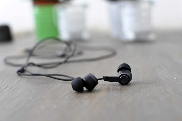 Auriculares Xiaomi MI PISTON 3 Versión Fresca con Control De Cable De  Microfono