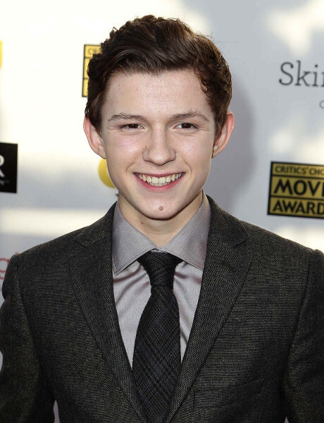 tom holland spiderman 2