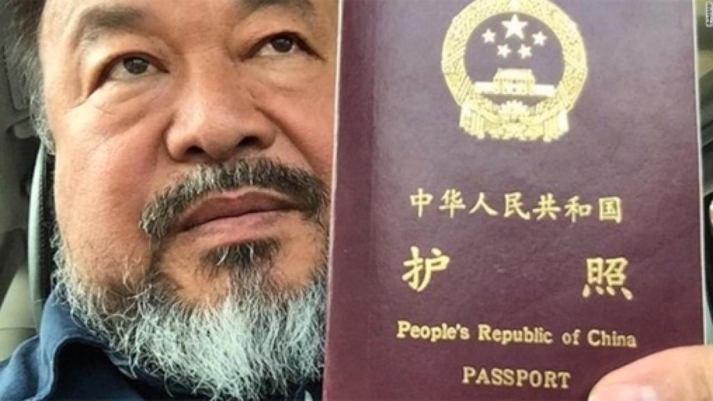Image: China devuelve su pasaporte a Ai Weiwei