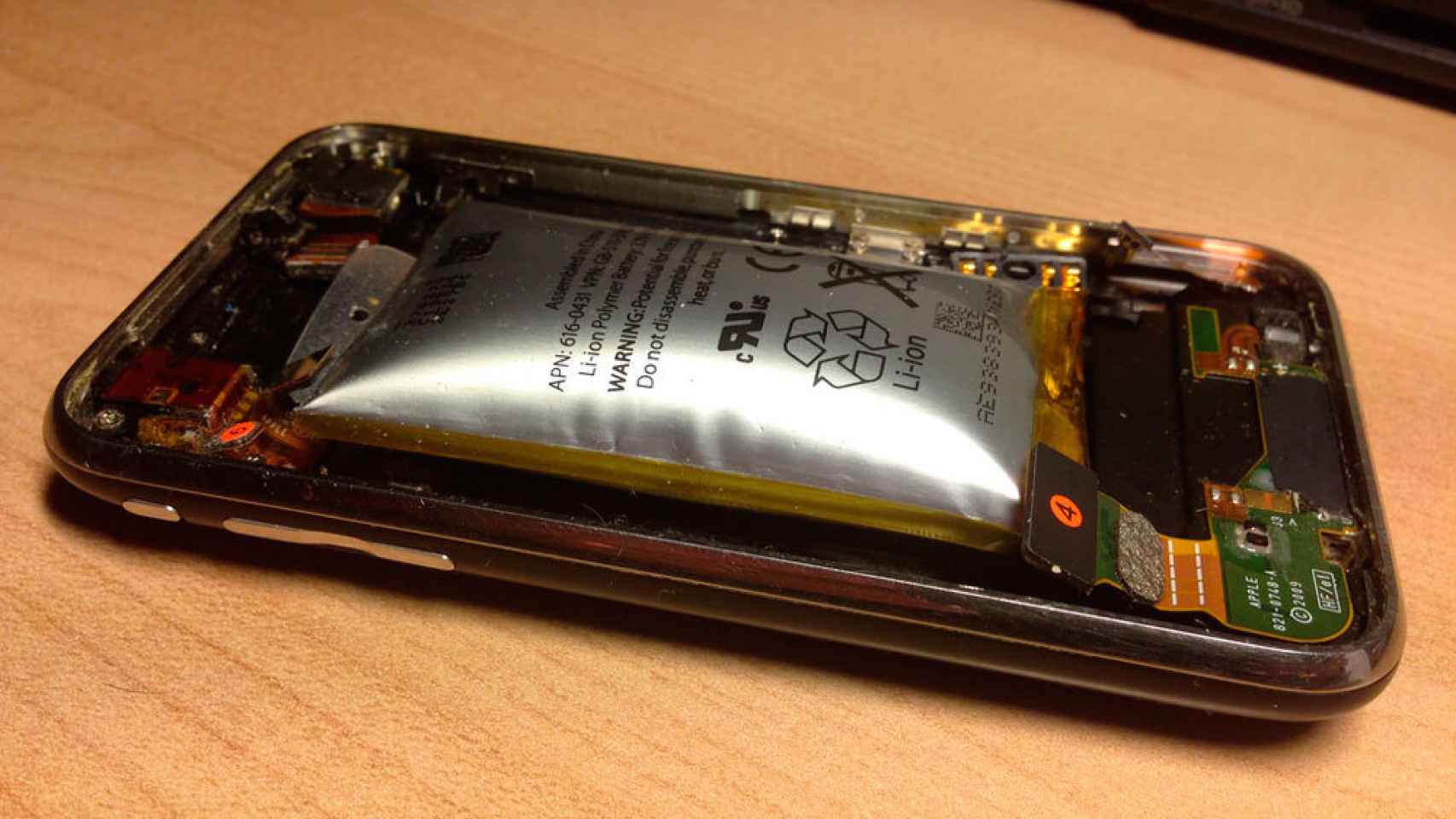 Por qué la batería de nuestro móvil se puede hinchar