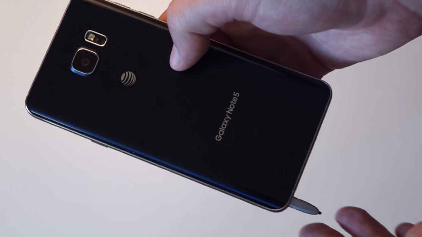 Llega el ‘Pengate’: así de fácil es romper la detección del S-Pen en el Samsung Galaxy Note 5