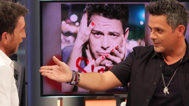 Alejandro Sanz junto a Pablo Motos en 'El hormiguero'