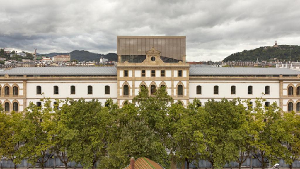 Image: Se enciende Tabakalera en San Sebastián