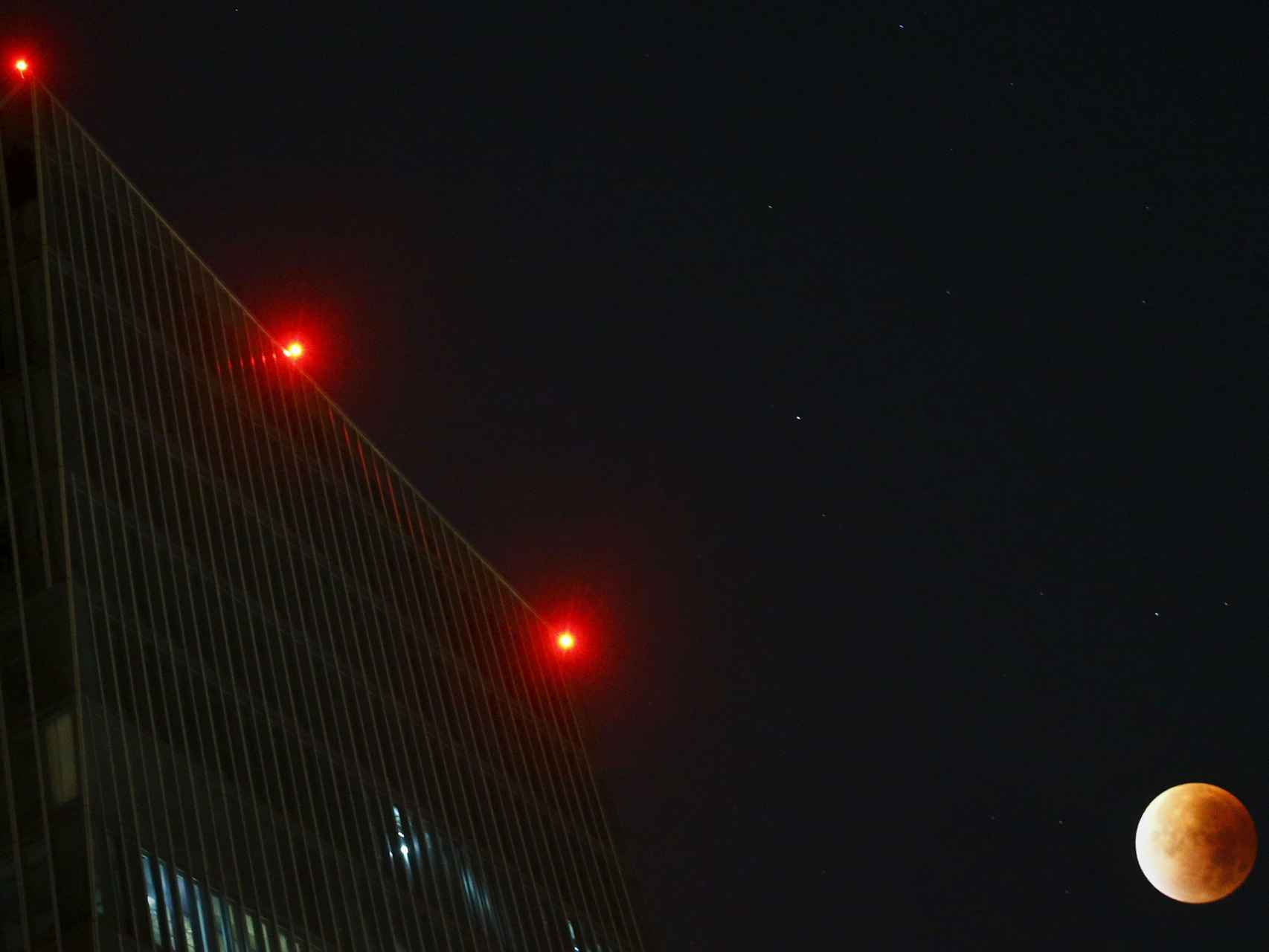 Imagen del satélite junto a la sede del Banco Central Europeo.