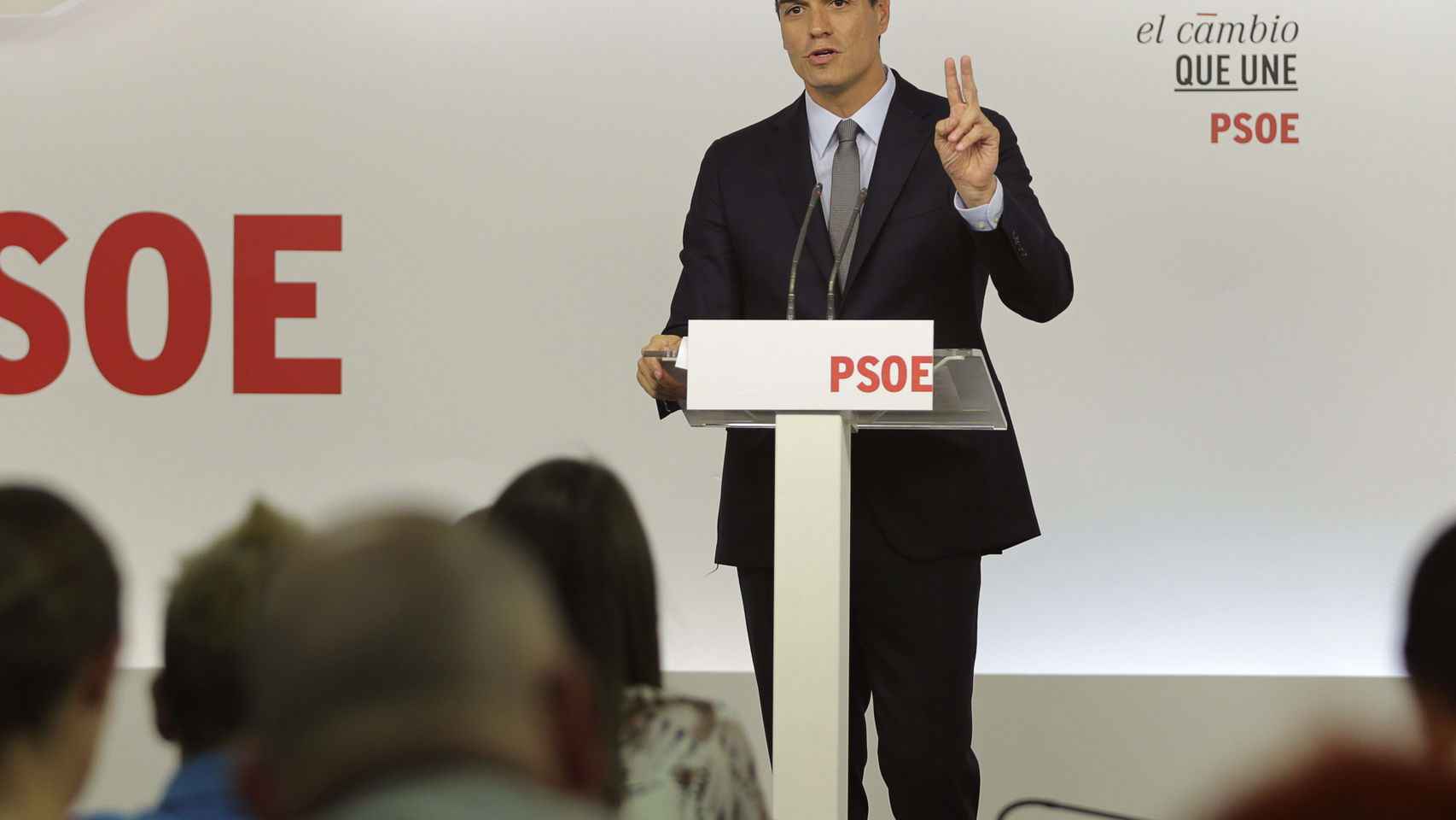 Pedro Sánchez comparece para analizar los resultados en Cataluña