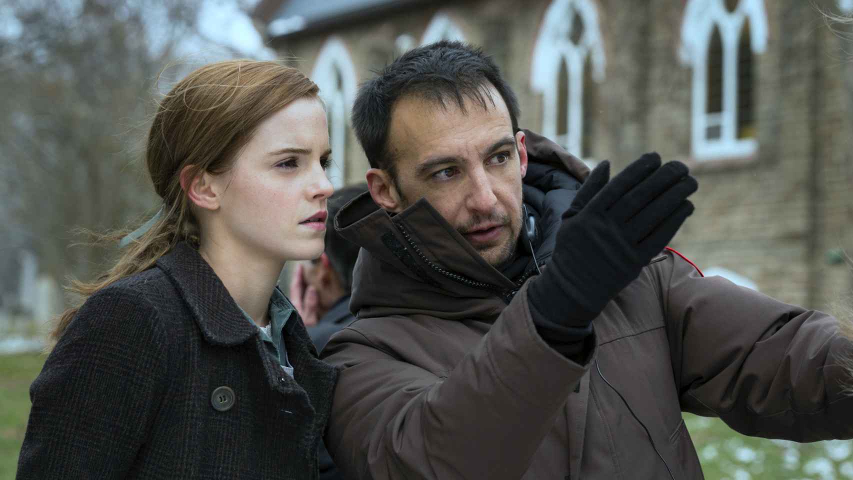 Amenábar y Emma Watson, durante el rodaje de 'Regresión'