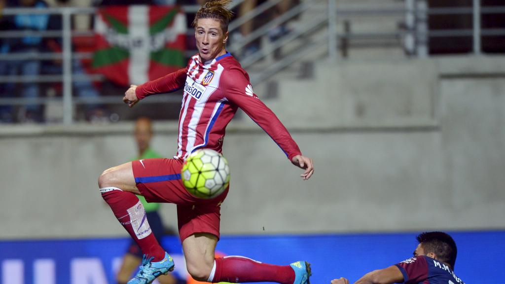 Fernando Torres, en el encuentro ante el Eibar. / Reuters