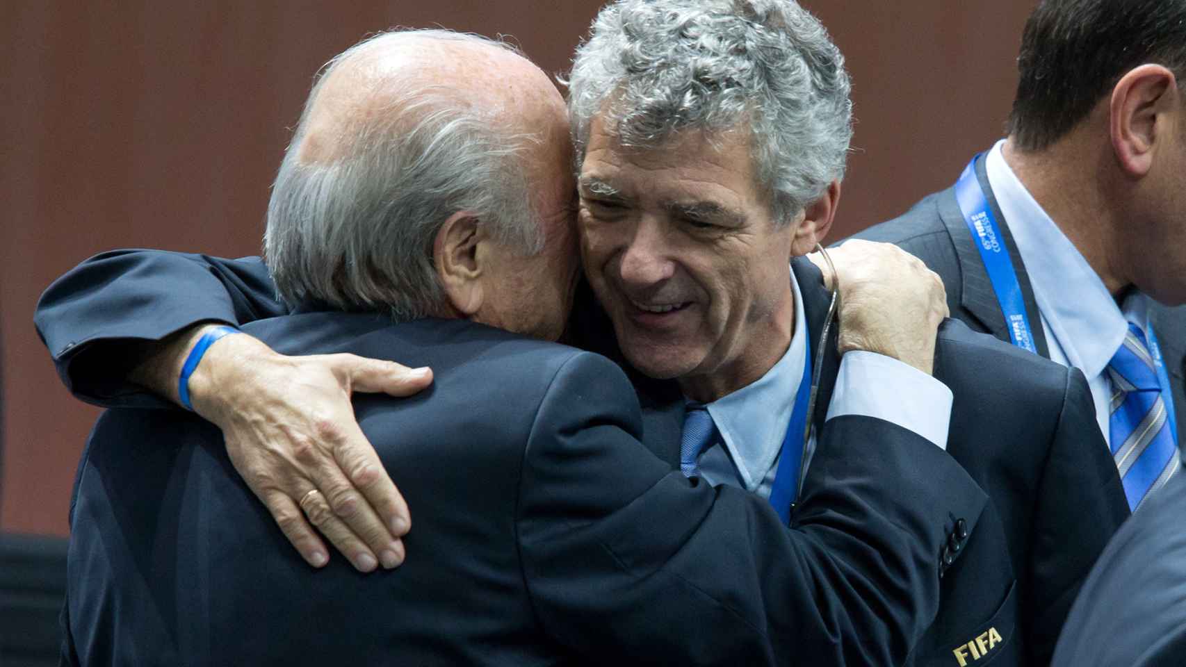Villar y Blatter, tras la reelección del suizo en mayo. / Getty Images