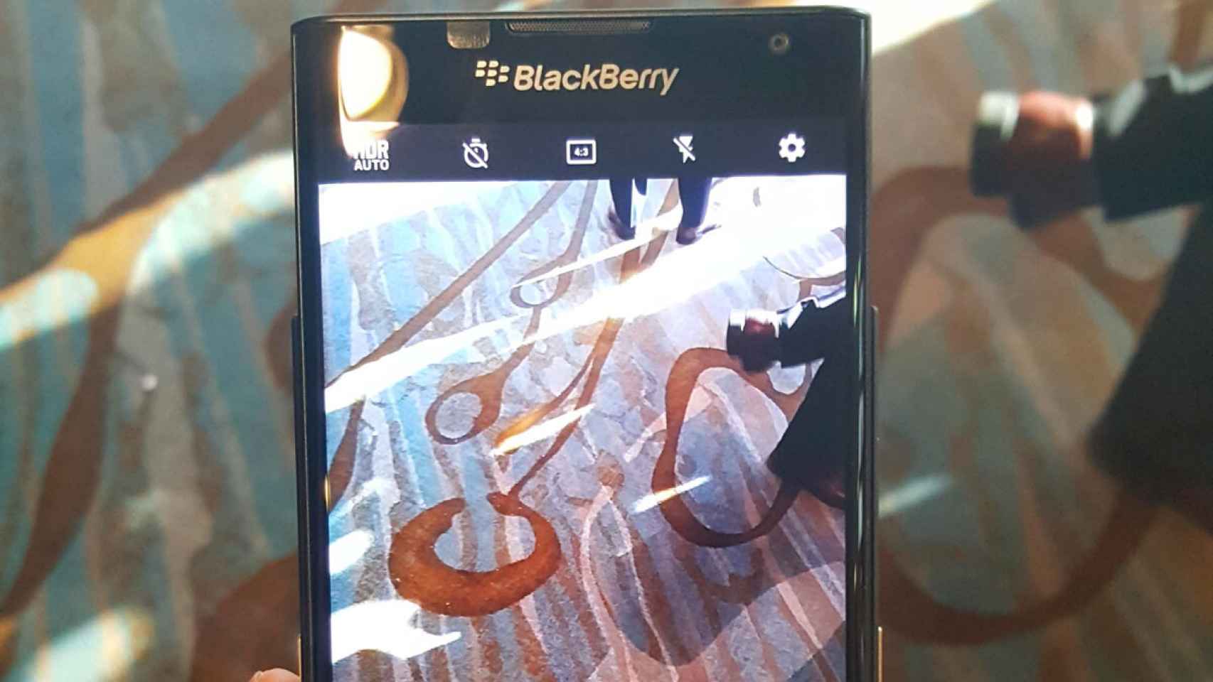 Nuevas fotos de la Blackberry Priv, la última oportunidad del fabricante