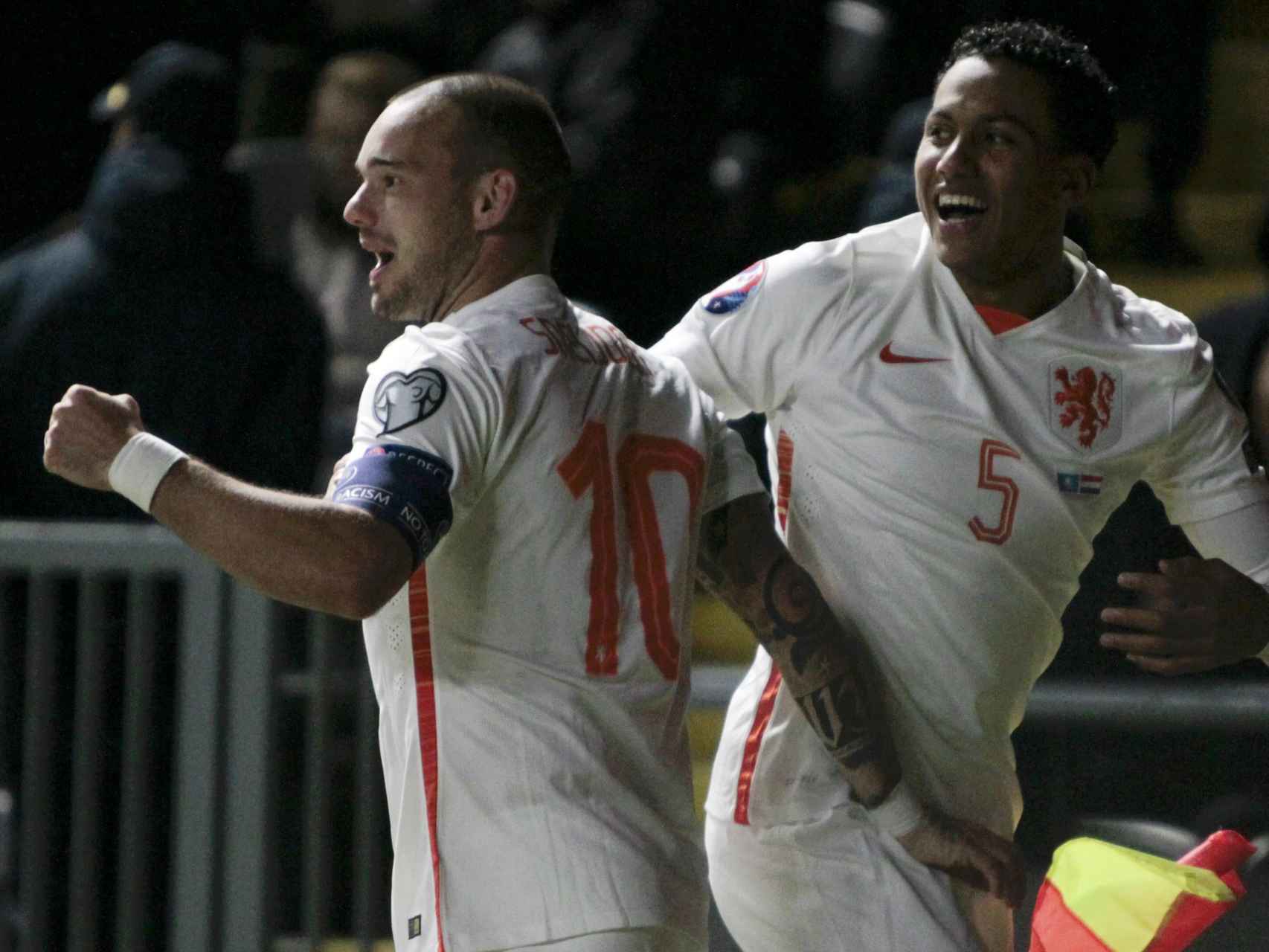 Wesley Sneijder celebra su gol