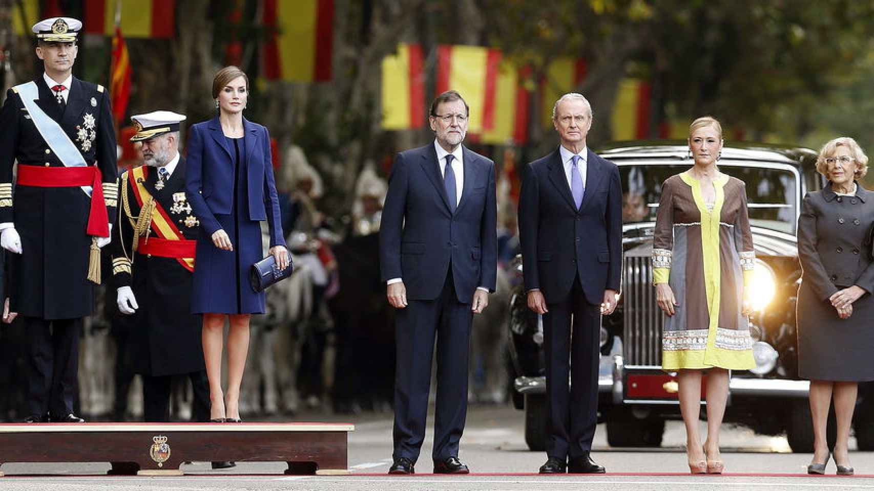 Los reyes Felipe y Letizia  y Mariano Rajoy han presidido el desfile del Día de la Fiesta Nacional