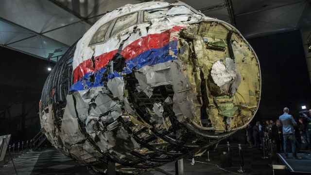 Los restos reconstruidos del MH17 muestran la dureza de la tragedia.