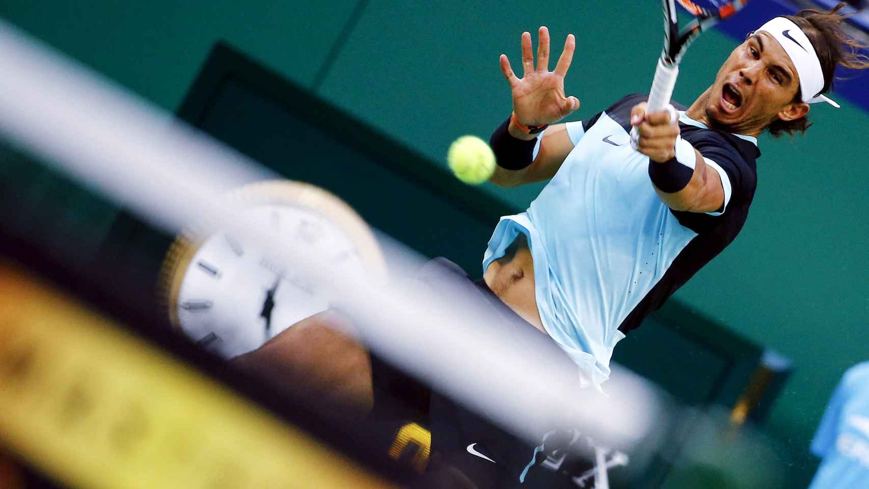 Rafa Nadal, en la derrota contra Tsonga. / Reuters