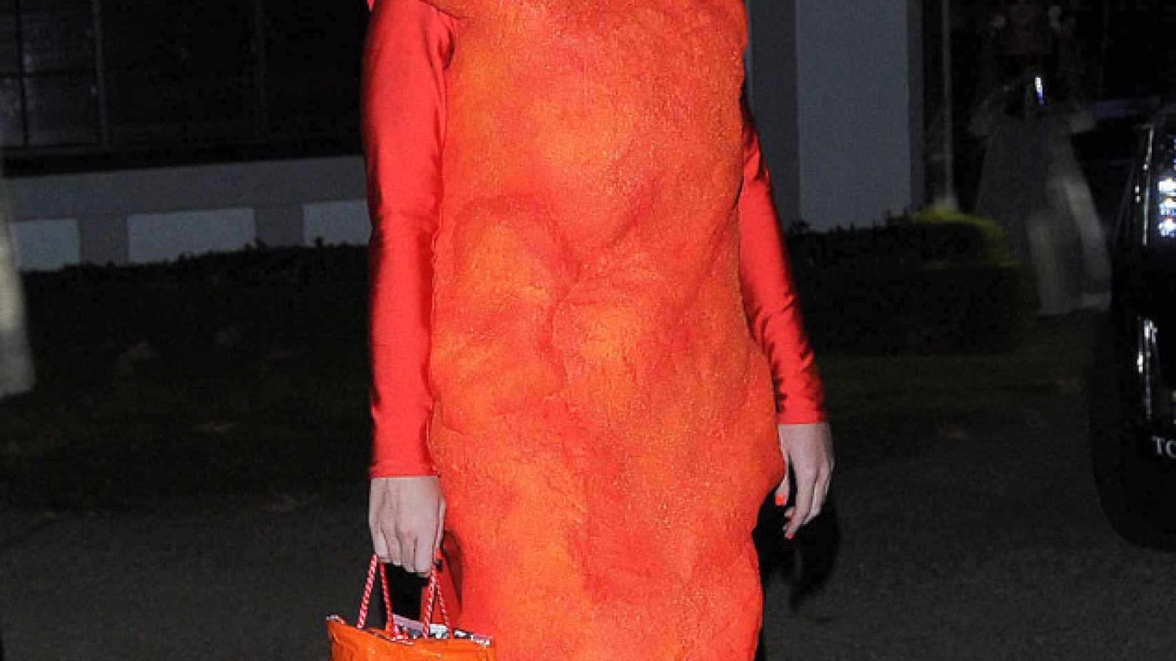 Katy Perry disfrazada de Cheeto en Halloween 2014