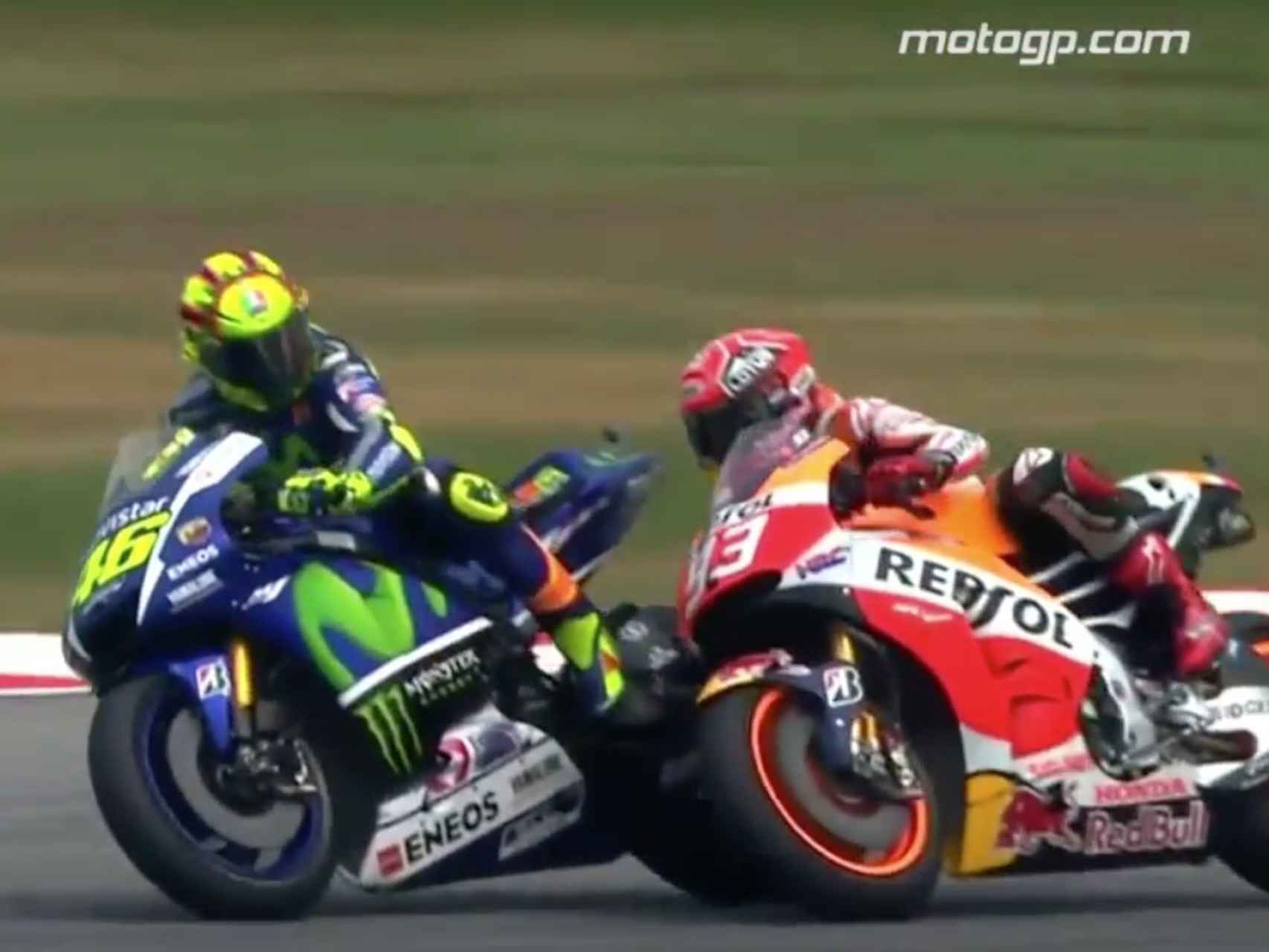 Acción entre Rossi y Márquez en Sepang.