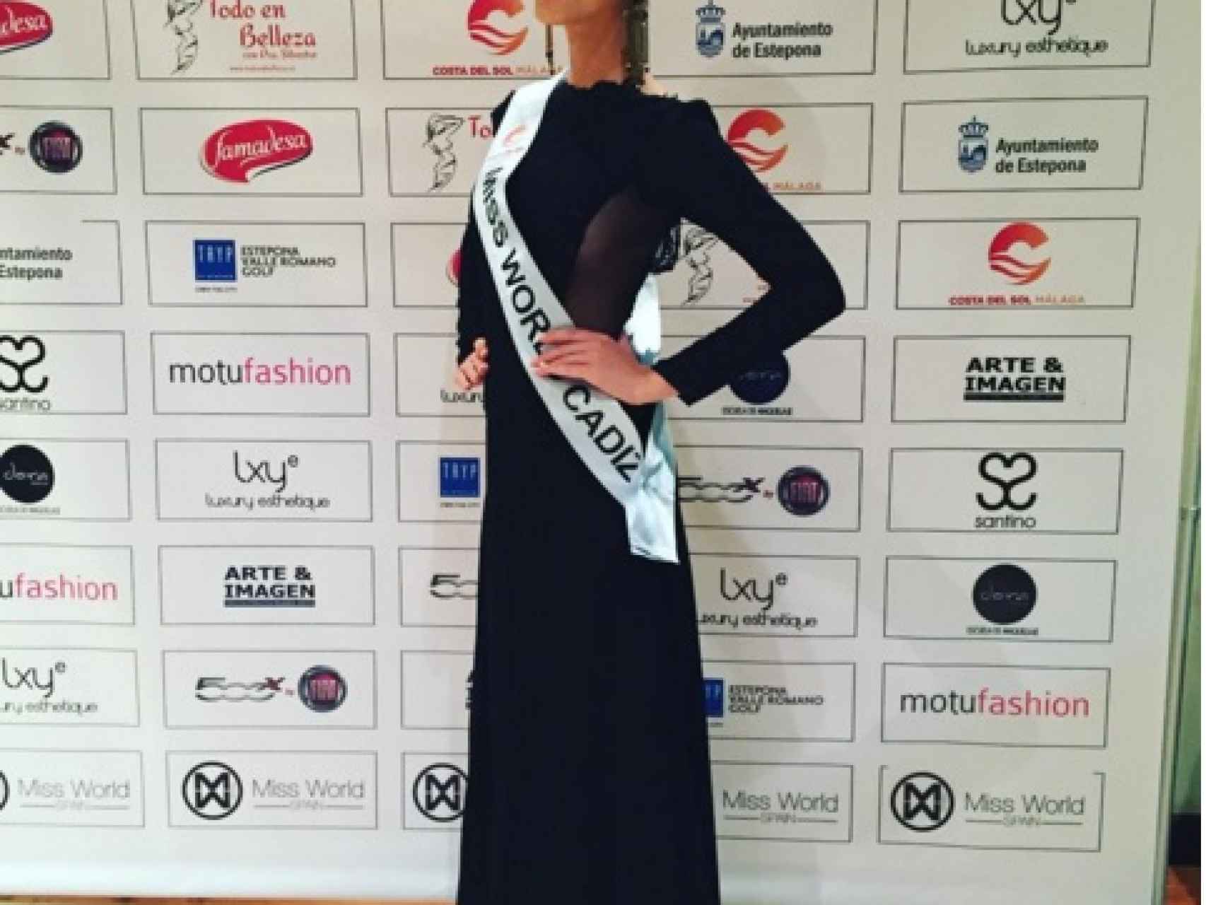 Miss Cádiz durante uno de los actos de la semana de elección