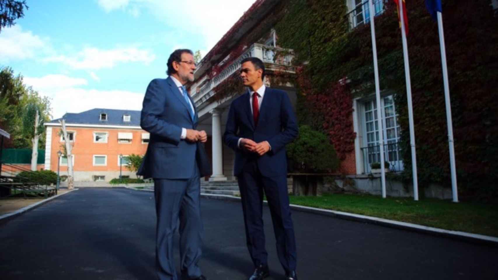 El presidente y el líder de la oposición, en el palacio de La Moncloa.
