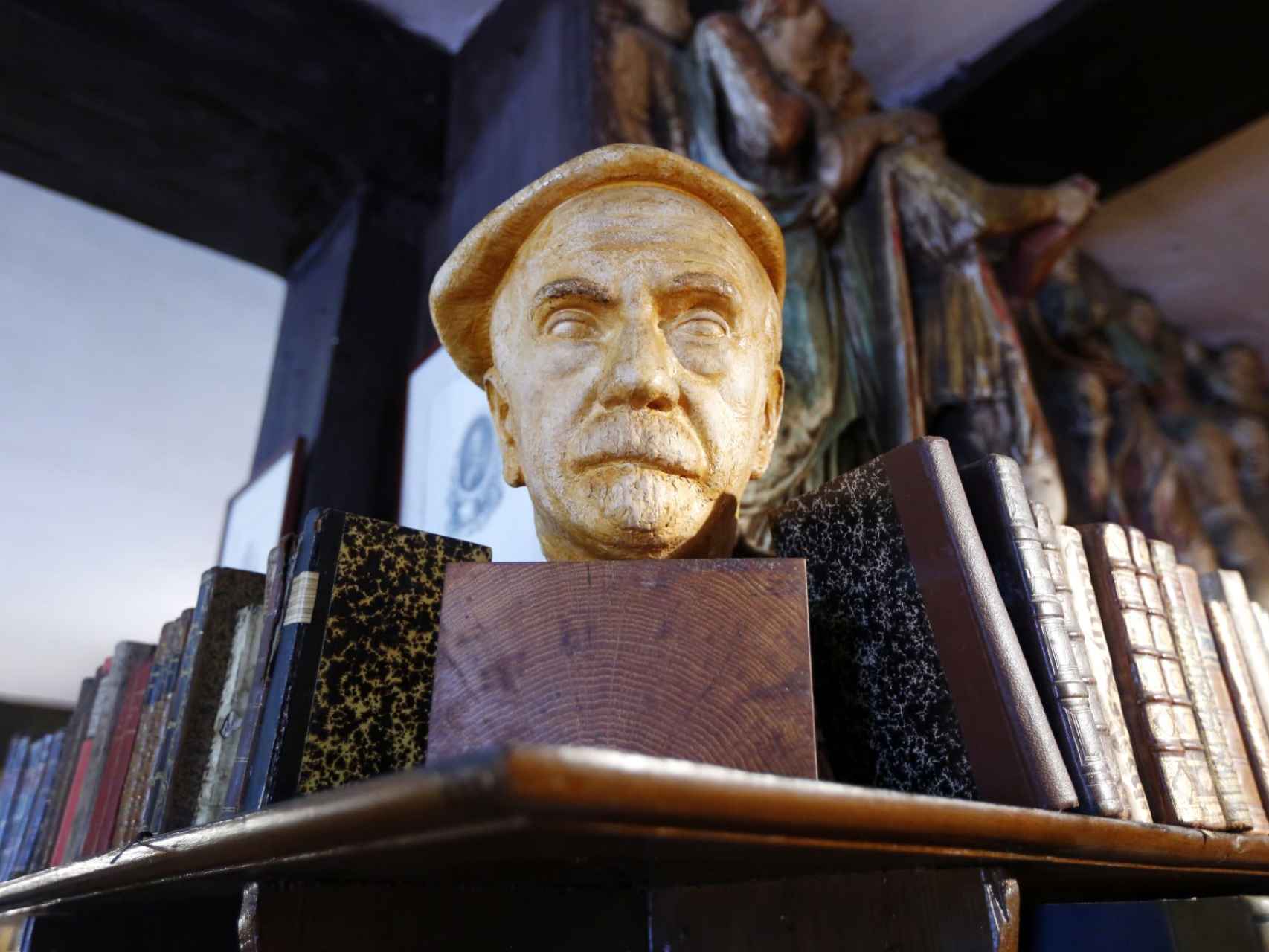 Un busto de Pío Baroja