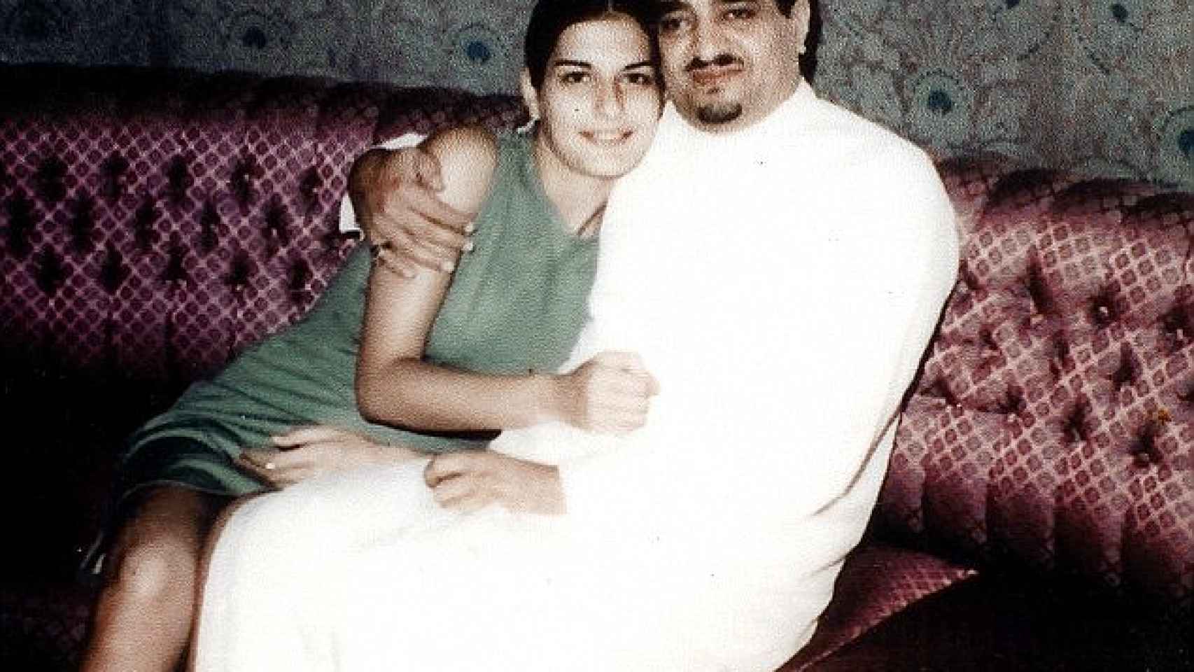 El príncipe Fahd con su mujer secreta Janan en una imagen de 1970