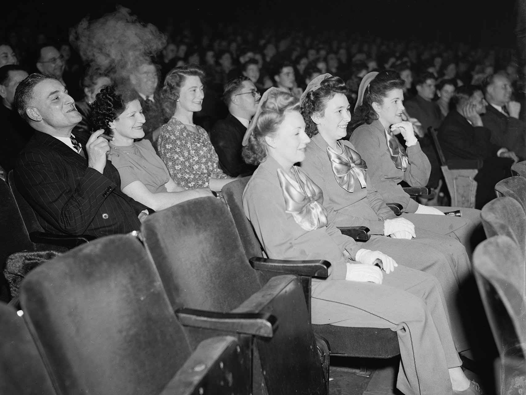 Noviembre de 1946, espectadores en los 25 años de Paramount.