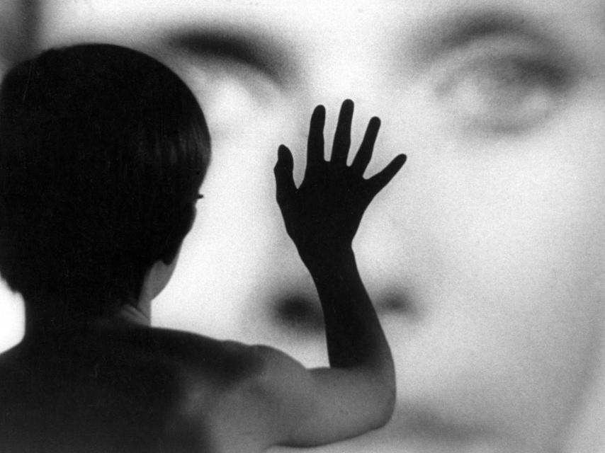 Persona, de Ingmar Bergman.