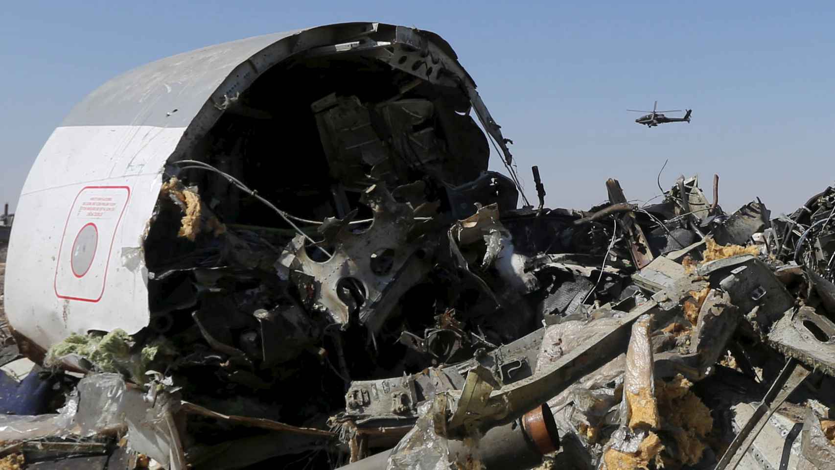 Restos del avión siniestrado en el desierto egipcio