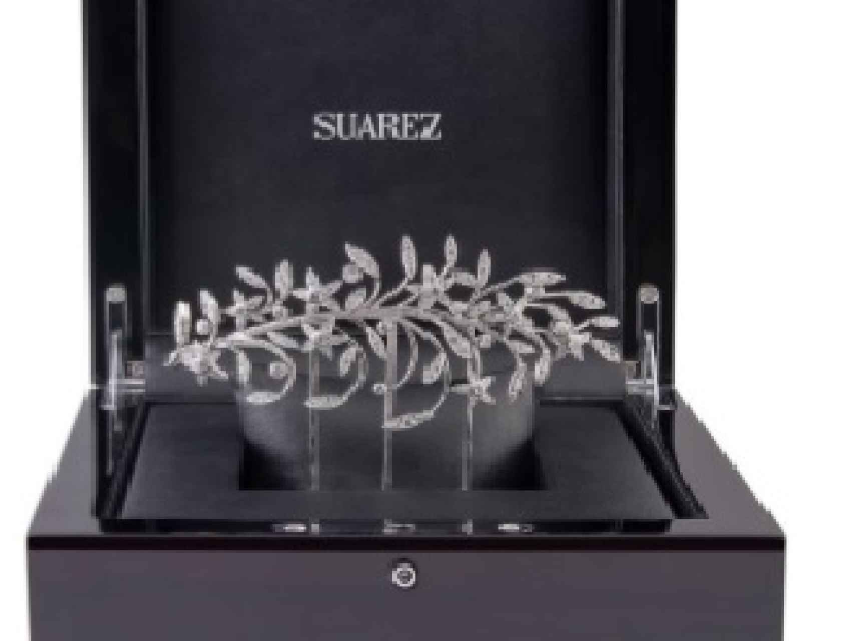 Broche de oro blanco con 254 diamantes de Suárez